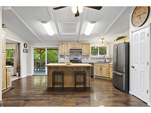 20341 Se HELZER Way, Damascus, OR 97089