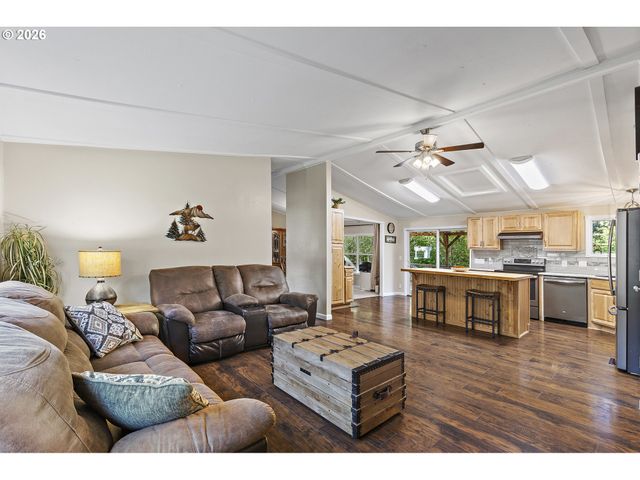 20341 Se HELZER Way, Damascus, OR 97089