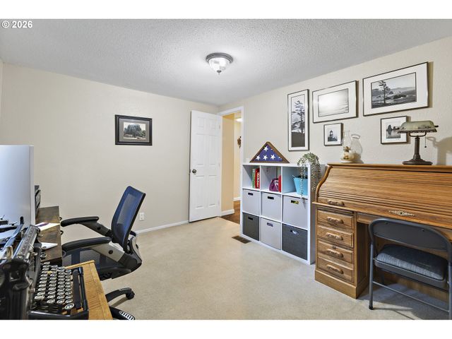 20341 Se HELZER Way, Damascus, OR 97089