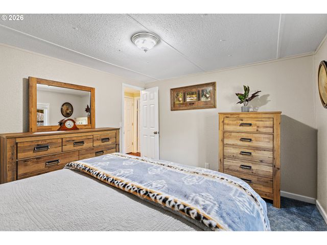 20341 Se HELZER Way, Damascus, OR 97089