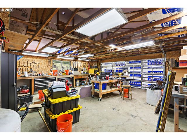 20341 Se HELZER Way, Damascus, OR 97089