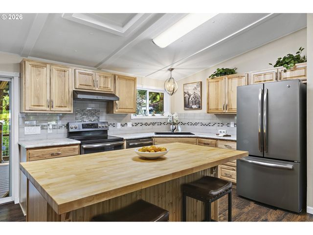 20341 Se HELZER Way, Damascus, OR 97089