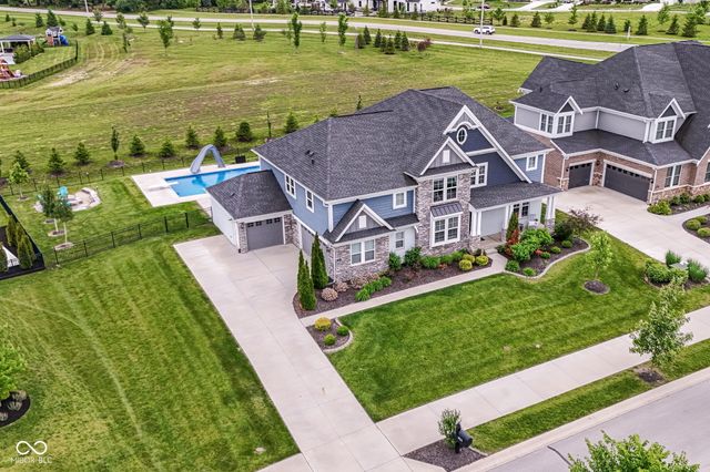 4825 Aberdeen Drive, Zionsville, IN 46077