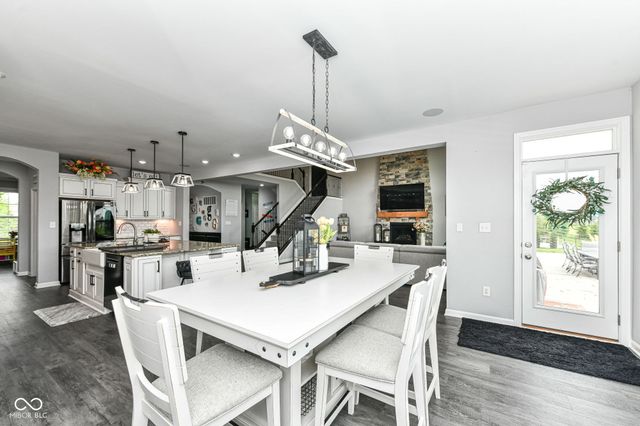 4825 Aberdeen Drive, Zionsville, IN 46077