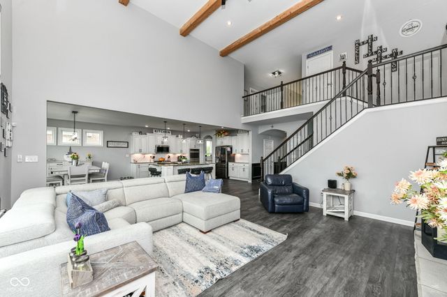 4825 Aberdeen Drive, Zionsville, IN 46077
