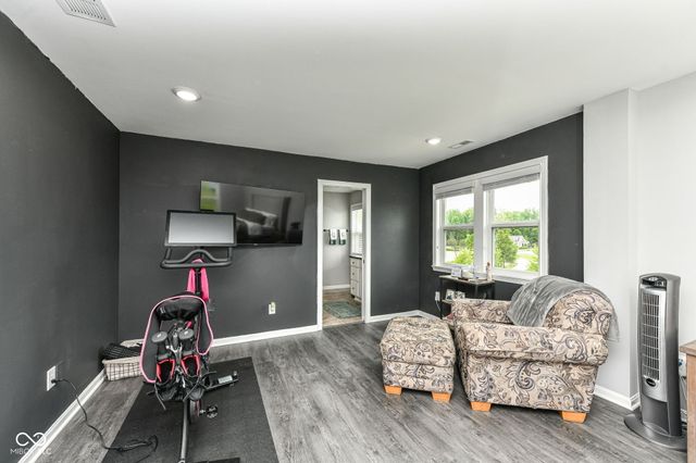 4825 Aberdeen Drive, Zionsville, IN 46077