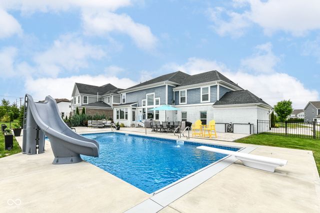 4825 Aberdeen Drive, Zionsville, IN 46077