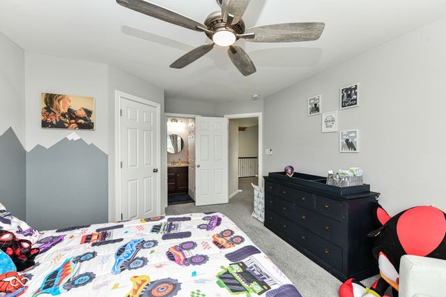 4825 Aberdeen Drive, Zionsville, IN 46077