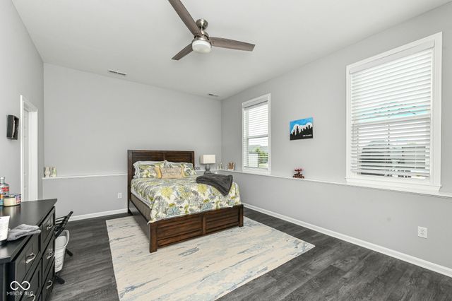 4825 Aberdeen Drive, Zionsville, IN 46077