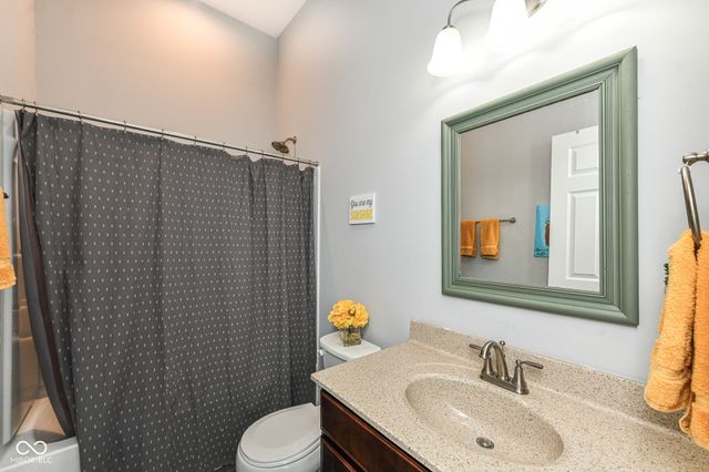 4825 Aberdeen Drive, Zionsville, IN 46077