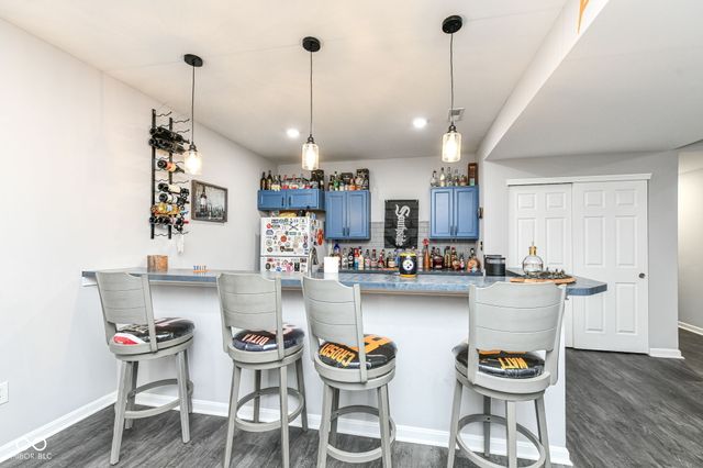 4825 Aberdeen Drive, Zionsville, IN 46077