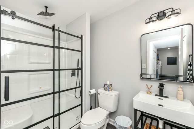 4825 Aberdeen Drive, Zionsville, IN 46077