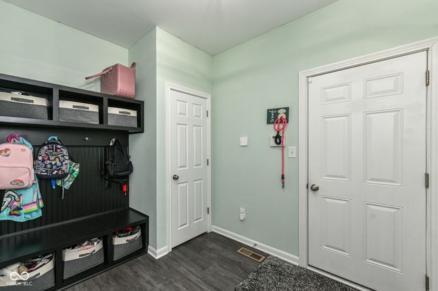 4825 Aberdeen Drive, Zionsville, IN 46077