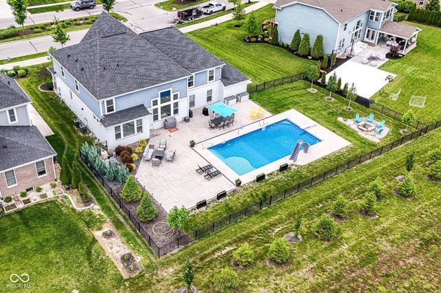 4825 Aberdeen Drive, Zionsville, IN 46077