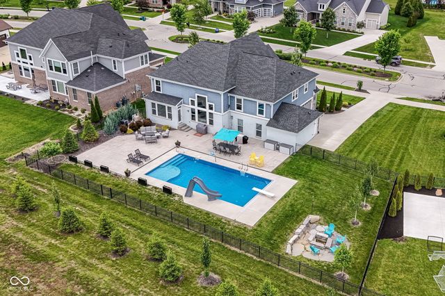 4825 Aberdeen Drive, Zionsville, IN 46077