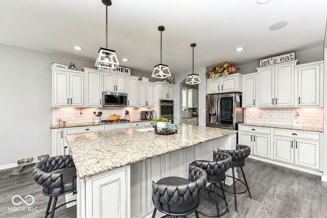 4825 Aberdeen Drive, Zionsville, IN 46077