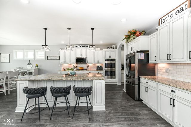 4825 Aberdeen Drive, Zionsville, IN 46077