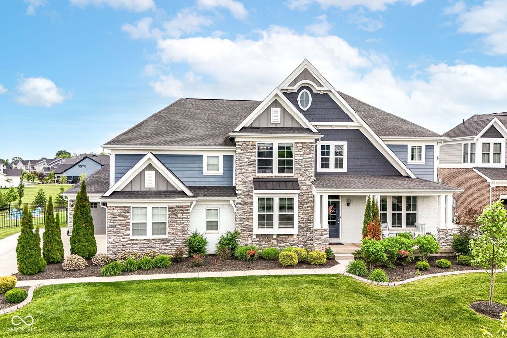 4825 Aberdeen Drive, Zionsville, IN 46077