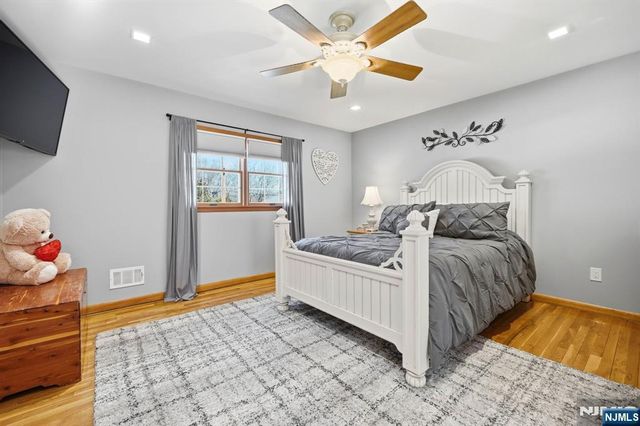 165 Page Drive, Oakland, NJ 07436