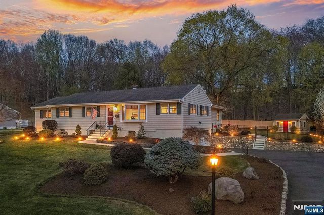 165 Page Drive, Oakland, NJ 07436