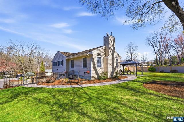 165 Page Drive, Oakland, NJ 07436