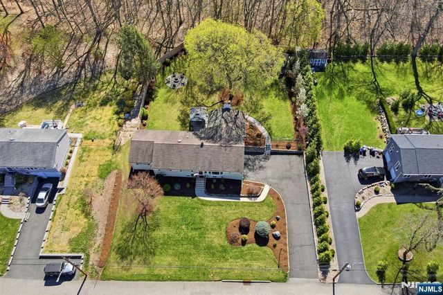 165 Page Drive, Oakland, NJ 07436