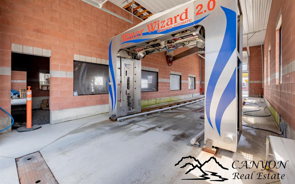 286 S Douglas St, Powell, WY 82435 photo 4