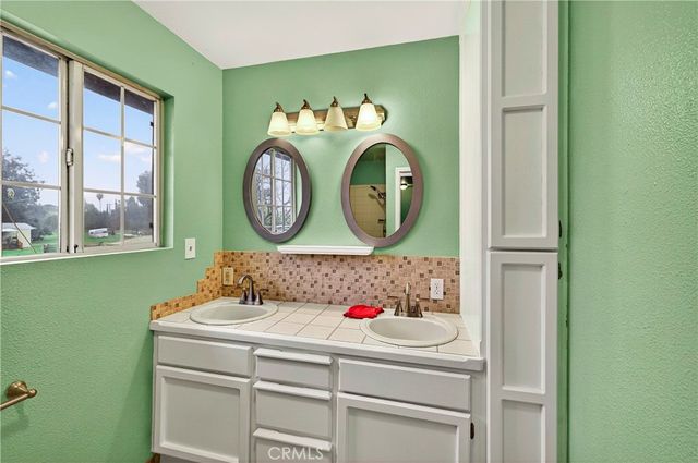 19542 Ridge Road, Red Bluff, CA 96080