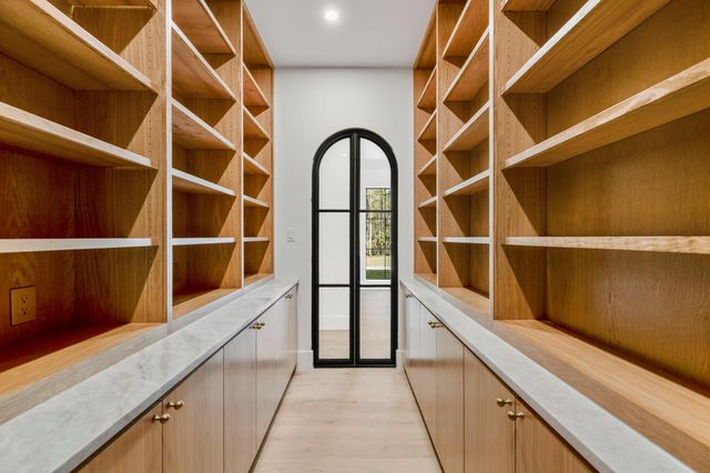 4801 Hawk Canyon Court, Montgomery, TX 77316