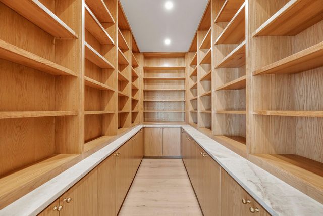 4801 Hawk Canyon Court, Montgomery, TX 77316