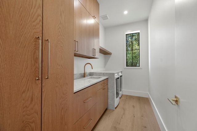 4801 Hawk Canyon Court, Montgomery, TX 77316