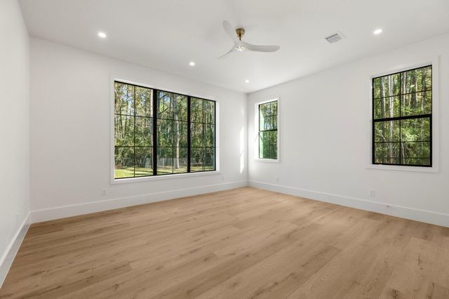 4801 Hawk Canyon Court, Montgomery, TX 77316