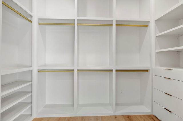 4801 Hawk Canyon Court, Montgomery, TX 77316