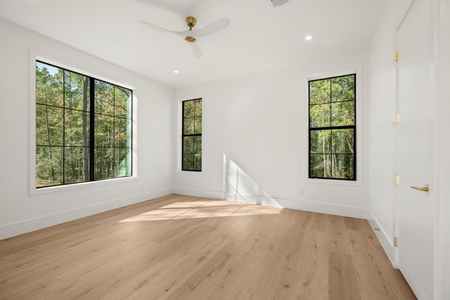 4801 Hawk Canyon Court, Montgomery, TX 77316