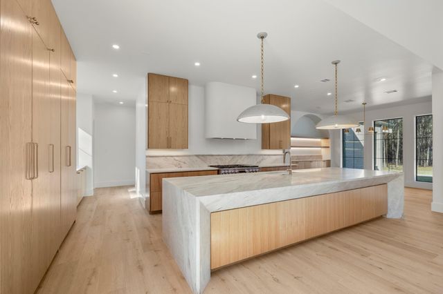 4801 Hawk Canyon Court, Montgomery, TX 77316