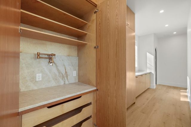 4801 Hawk Canyon Court, Montgomery, TX 77316