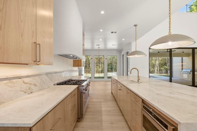 4801 Hawk Canyon Court, Montgomery, TX 77316