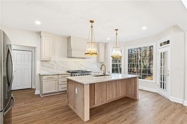 534 Emerald Lake Lane, Sugar Hill, GA 30518