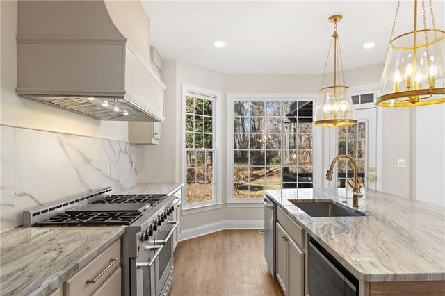 534 Emerald Lake Lane, Sugar Hill, GA 30518