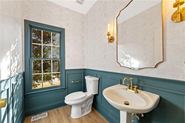 534 Emerald Lake Lane, Sugar Hill, GA 30518