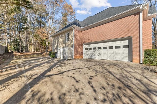 534 Emerald Lake Lane, Sugar Hill, GA 30518