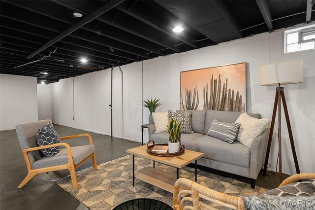 4000 Steffens Avenue, St Louis, MO 63116