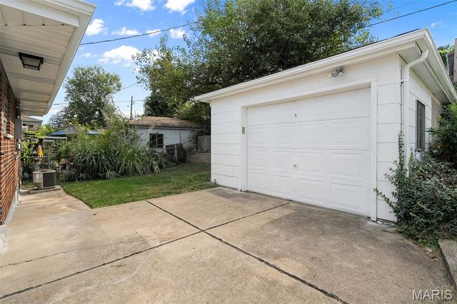 4000 Steffens Avenue, St Louis, MO 63116