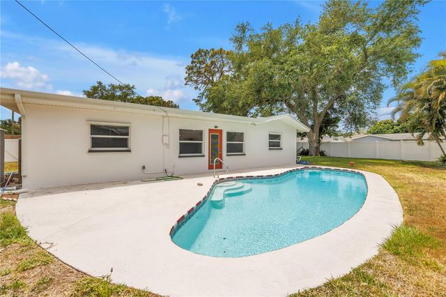 1550 IDLE DRIVE, Largo, FL 33756
