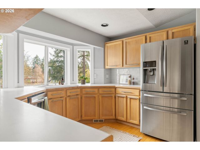 12354 Sw WINTER LAKE Dr, Tigard, OR 97223