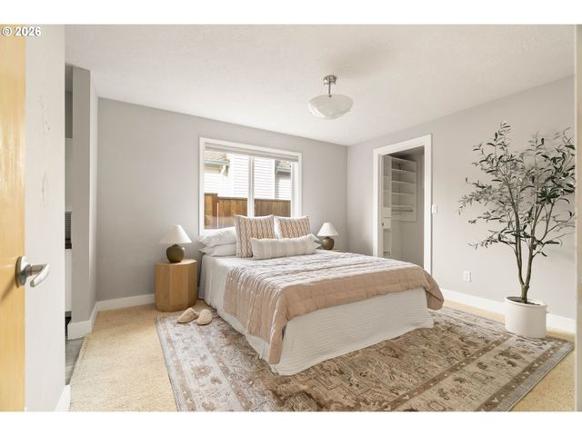 12354 Sw WINTER LAKE Dr, Tigard, OR 97223