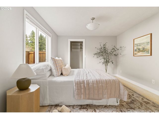 12354 Sw WINTER LAKE Dr, Tigard, OR 97223