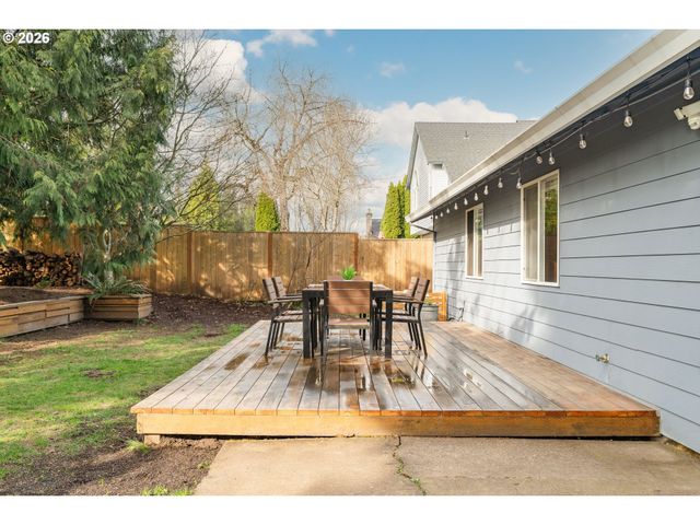 12354 Sw WINTER LAKE Dr, Tigard, OR 97223