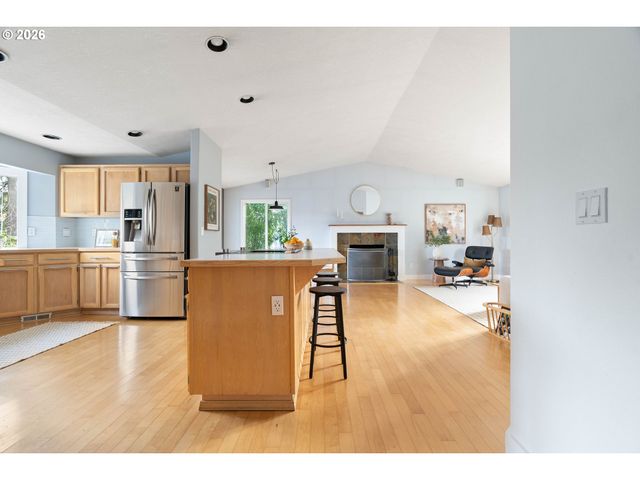 12354 Sw WINTER LAKE Dr, Tigard, OR 97223