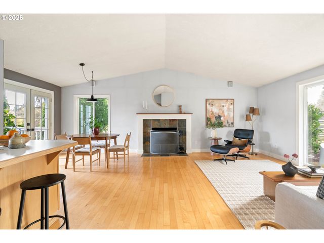 12354 Sw WINTER LAKE Dr, Tigard, OR 97223